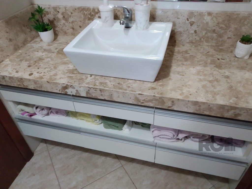 Casa de Condomínio à venda com 3 quartos, 221m² - Foto 5
