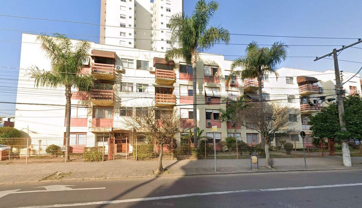 Apartamento Térreo com pátio no Menino Deus de 1 dormitório DESOCUPADO
