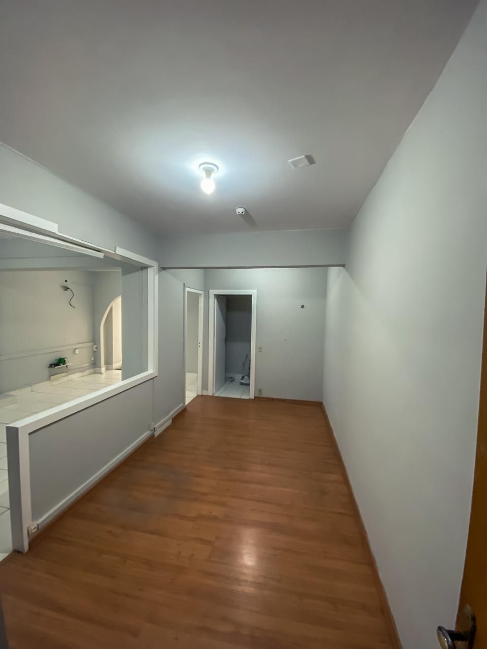 Conjunto Comercial-Sala à venda com 1 quarto, 60m² - Foto 11