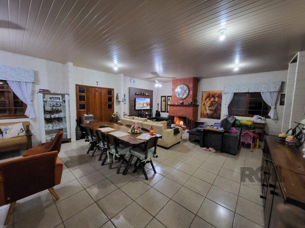 Casa de Condomínio à venda com 4 quartos, 231m² - Foto 32
