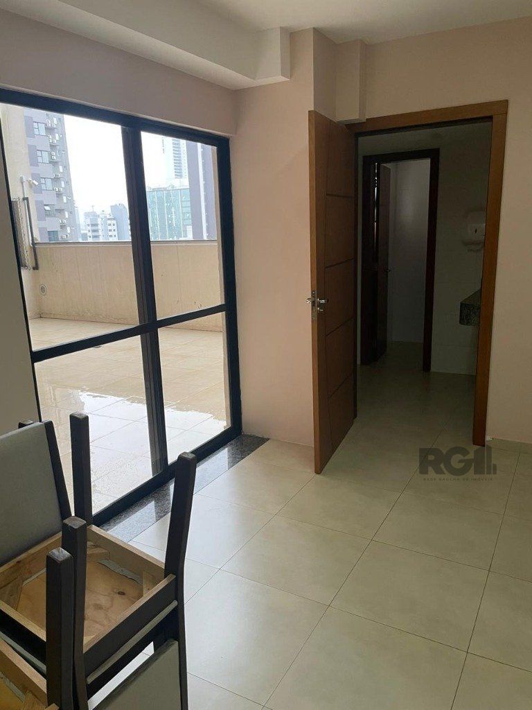 Apartamento à venda com 3 quartos, 93m² - Foto 4