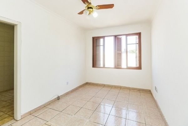 Apartamento de 2 dormitórios no bairro Santa Cecilia DESOCUPADO