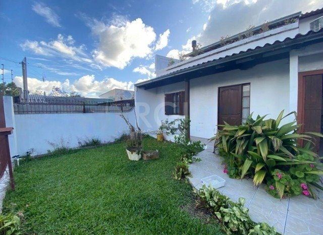 Casa à venda com 2 quartos, 117m² - Foto 1