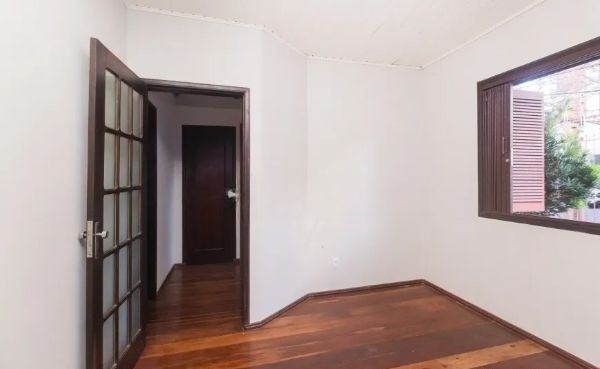 Casa à venda com 4 quartos, 179m² - Foto 3
