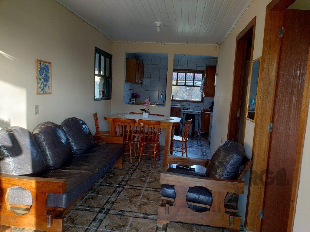 Casa à venda com 3 quartos, 70m² - Foto 2