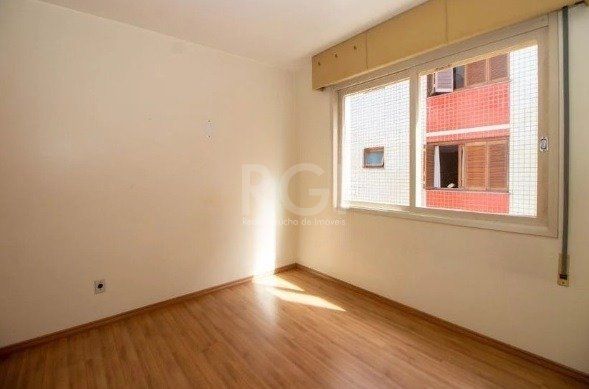 Apartamento à venda com 65m², 2 quartos, 1 vaga no bairro Petrópolis em Porto Alegre
