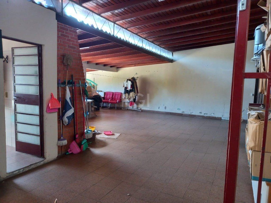 Casa à venda com 4 quartos, 300m² - Foto 28
