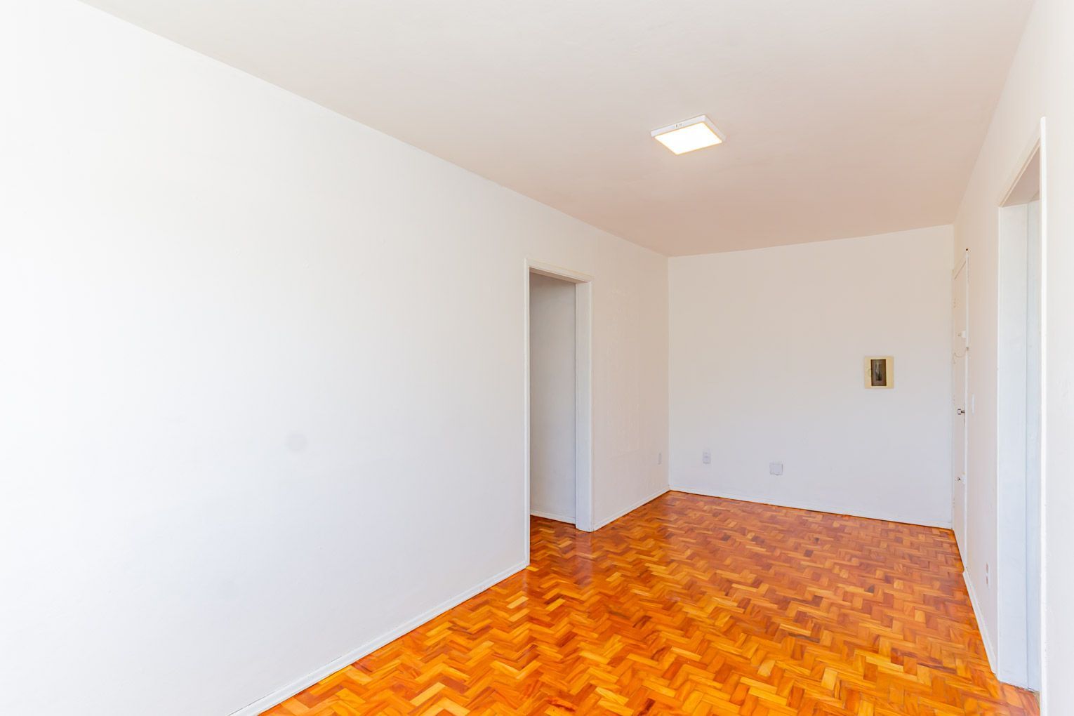 Apartamento de 3 dormitórios, **1 vaga - Cristal DESOCUPADO — foto 3