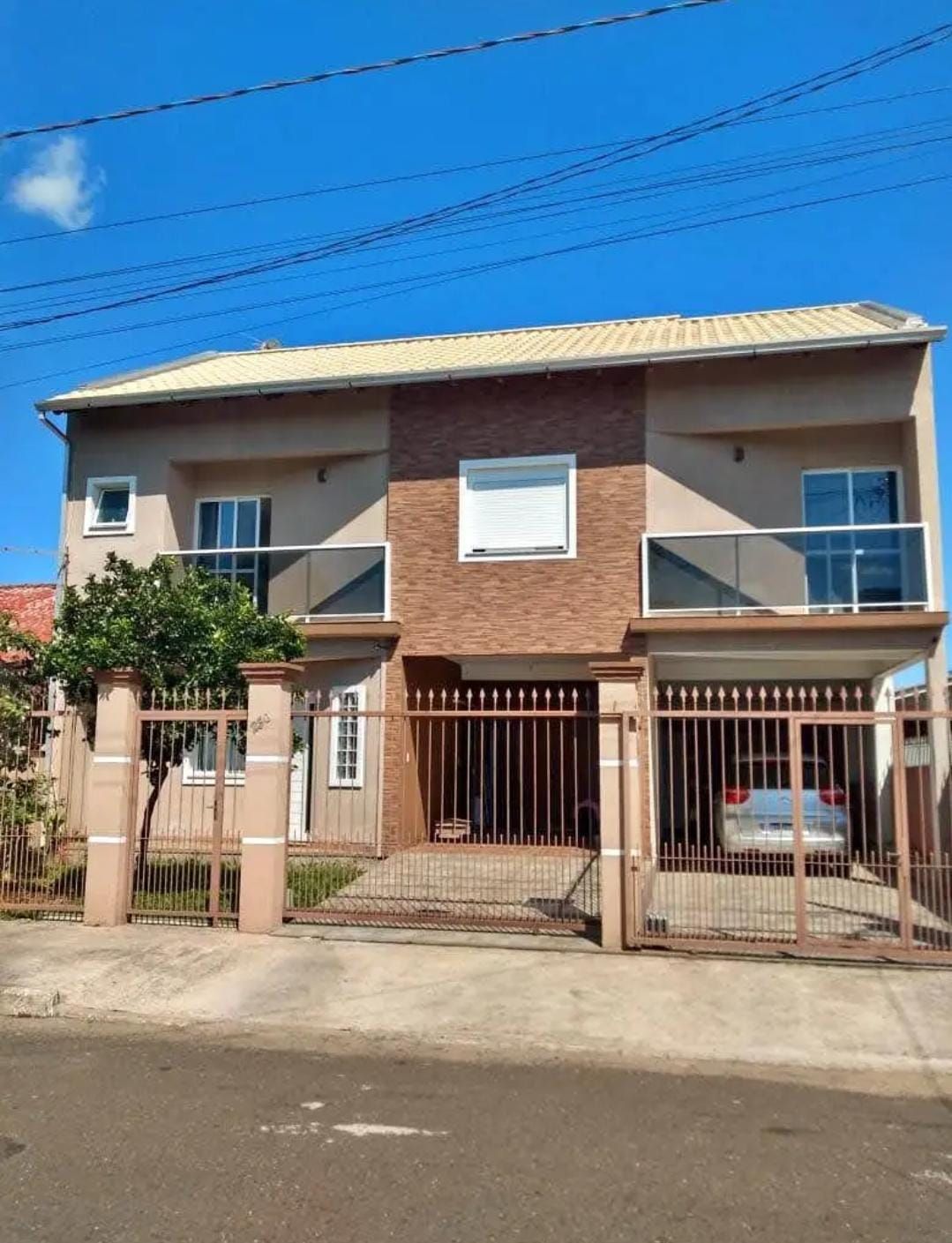 Casa 3 dormitórios no bairro Parque dos Eucalíptos