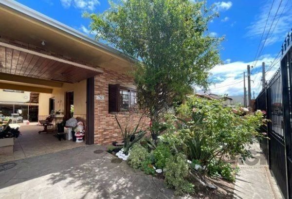 Casa 4 dormitórios no bairro Vila Márcia
