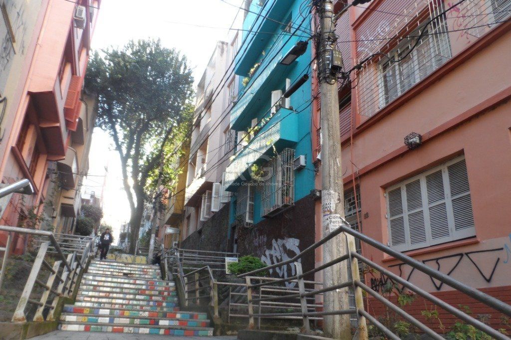 Apartamento de 1 dormitório TÉRREO no Centro DESOCUPADO