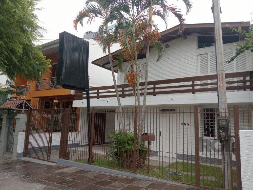 Sobrado no bairro Higienópolis de 3 dormitórios e 3 vagas — foto 2