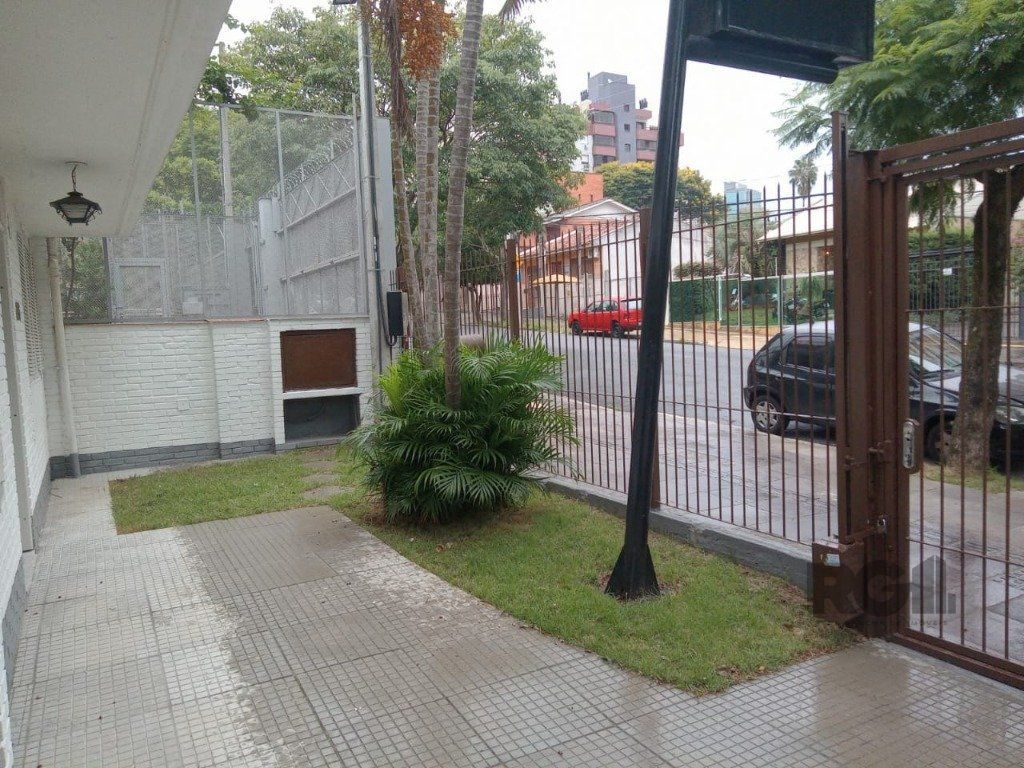 Sobrado no bairro Higienópolis de 3 dormitórios e 3 vagas — foto 4