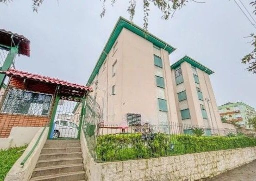 Apartamento de 2 dormitórios reformado no bairro Cristal