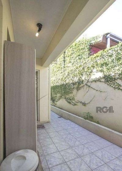 Casa à venda com 3 quartos, 215m² - Foto 9