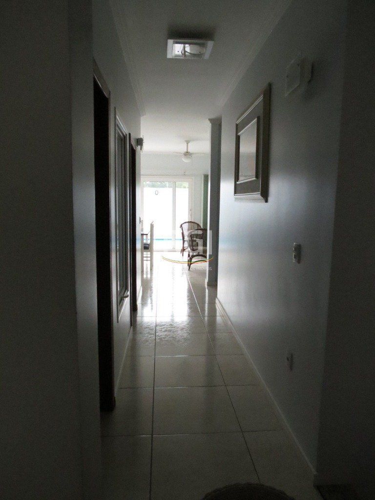 Casa à venda com 3 quartos, 221m² - Foto 11