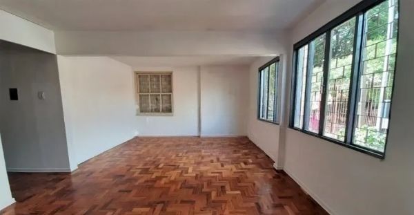 Casa à venda com 3 quartos, 100m² - Foto 4