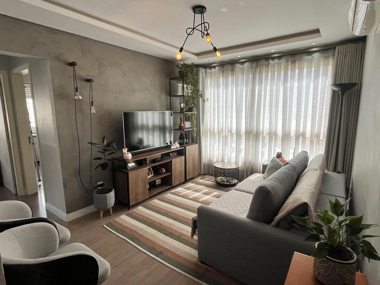 Apartamento 2 dorm. + Dependência no Menino Deus