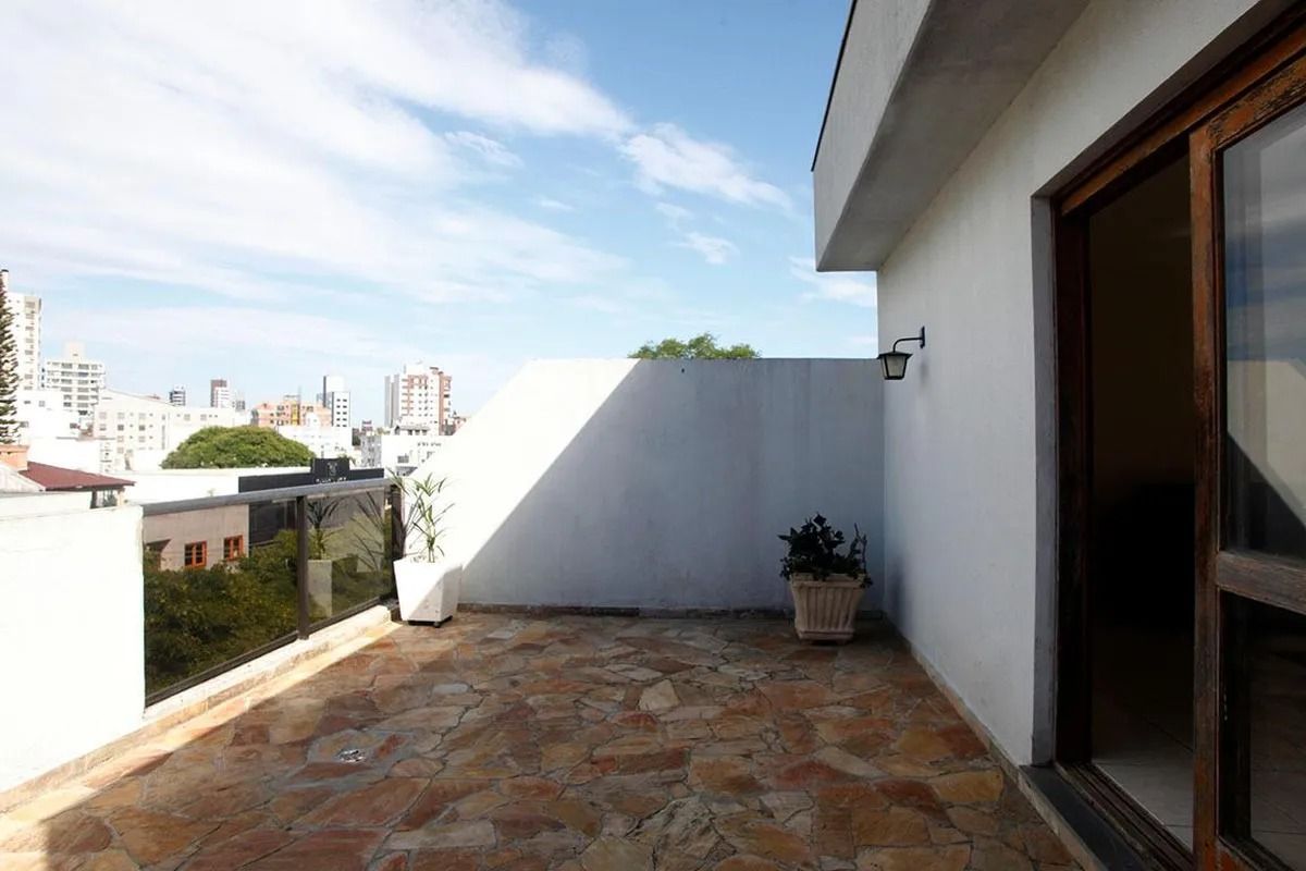 Cobertura de Um Dormitório No coração do Petrópolis
