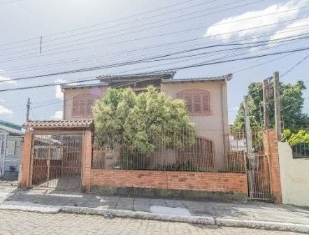 Casa à venda com 4 quartos, 283m² - Foto 1
