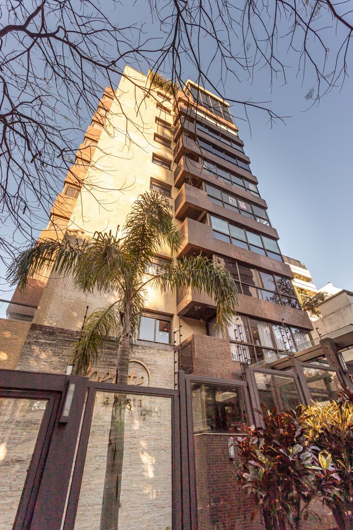 Apartamento no bairro Mont Serrat de 2 suítes e 2 vagas DESOCUPADO