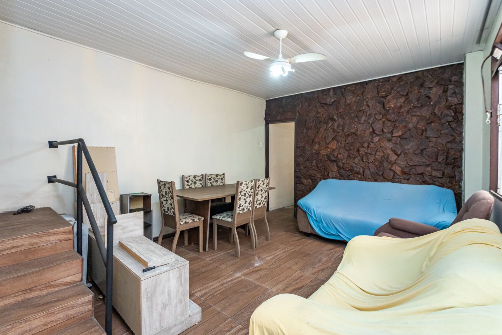 Casa 3 Dorm no bairro Partenon em Porto Alegre