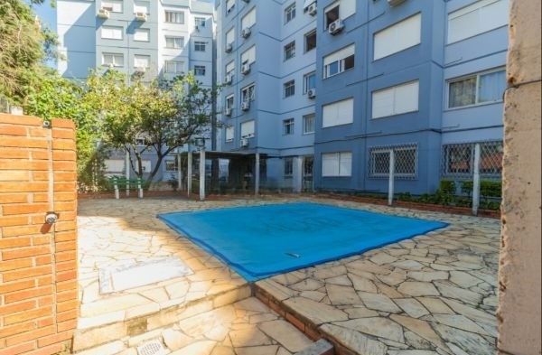 Apartamento no Bairro Cavalhada de 1 dormitório e vaga DESOCUPADO