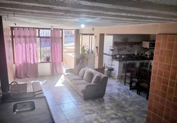Casa à venda com 3 quartos, 206m² - Foto 2