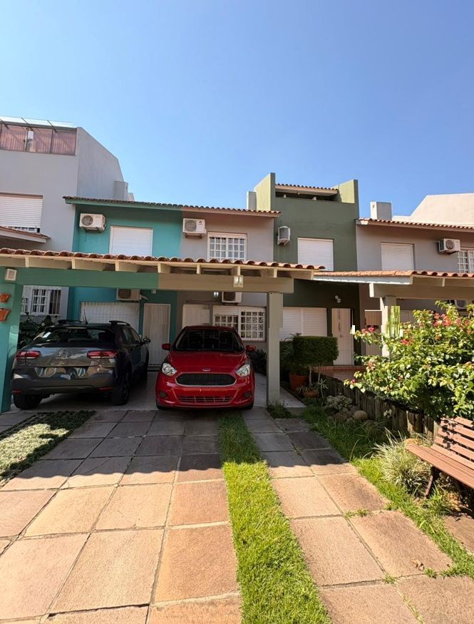 Casa sobrado de 3 dormitórios e 2 vagas