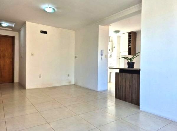 Apartamento de 2 dormitórios e vaga DESOCUPADO
