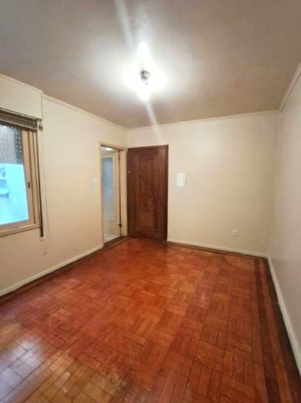 Apartamento no Centro de 1 dormitório DESOCUPADO — foto 2