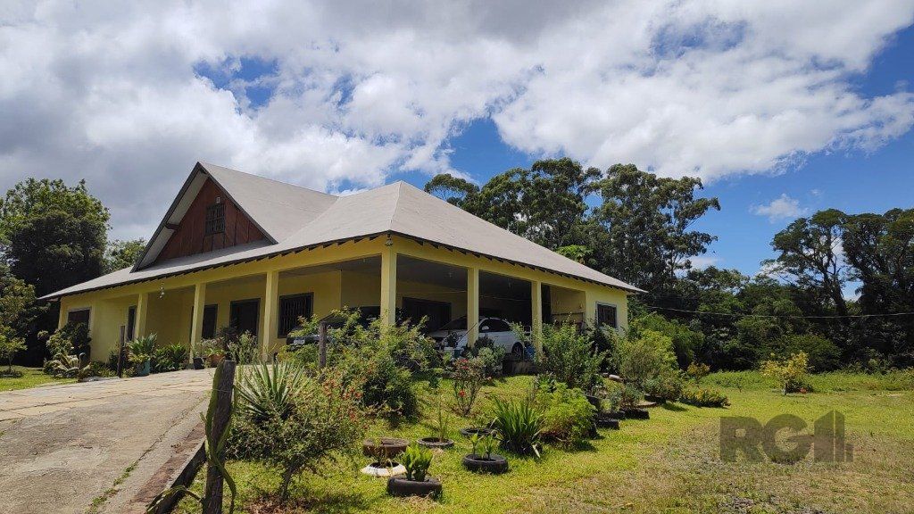 Chácara à venda com 4 quartos, 299m² - Foto 1