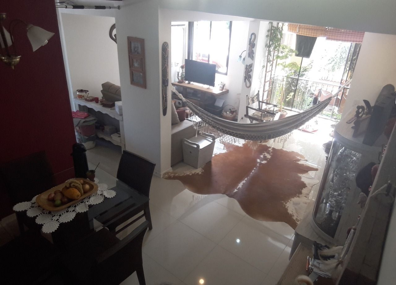 Apartamento à venda com 67m², 3 quartos, 1 vaga no bairro Teresópolis em Porto Alegre
