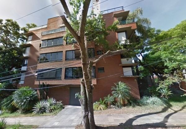 Cobertura no bairro Petrópolis de 3 dormitórios e 3 vagas