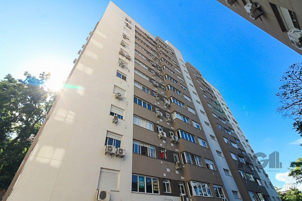 Apartamento no bairro Teresópolis de 2 dormitórios vaga e infra