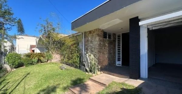 Casa no Bairro Jardim Lindóia de 3 dormitórios e 3 vagas