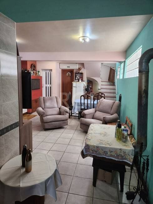 Casa à venda com 3 quartos, 150m² - Foto 2