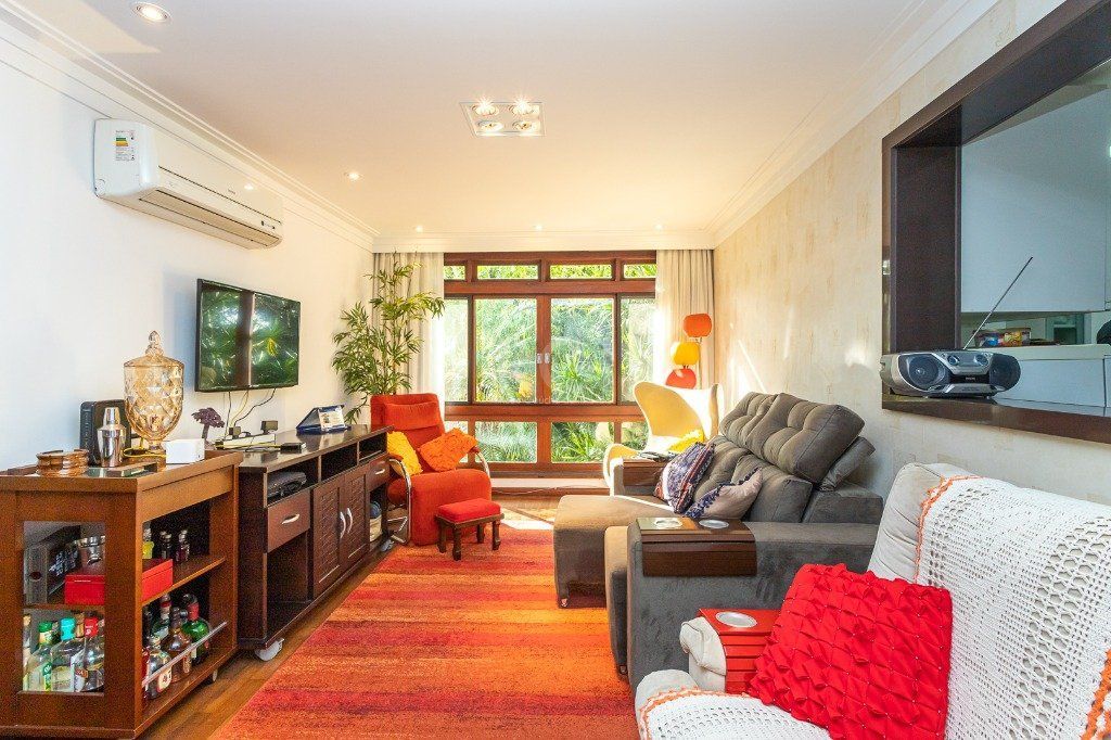 Apartamento à venda com 99m², 3 quartos, 1 suíte, 1 vaga no bairro Rio Branco em Porto Alegre