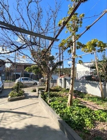 Casa sobrado no bairro Jardim do Salso DESOCUPADA
