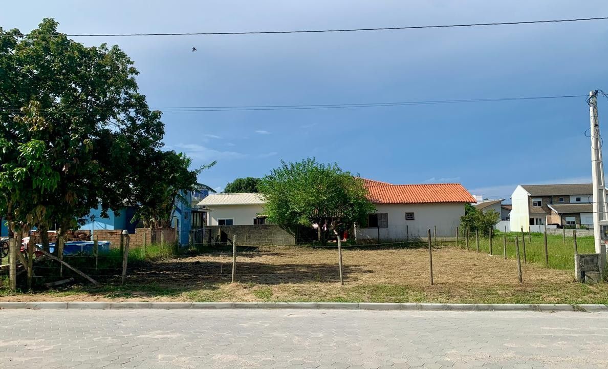 EXCELENTE TERRENO GAROPABA SC. ÓTIMO LOCAL PARA MORAR OU INVESTIR.