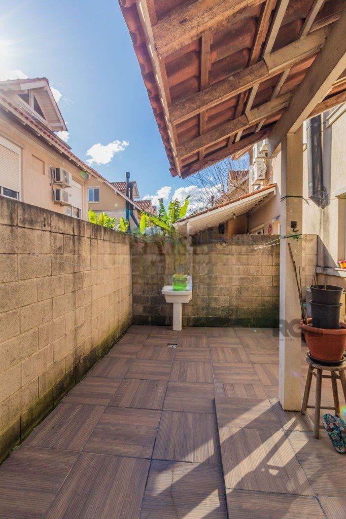 Casa à venda com 3 quartos, 144m² - Foto 2