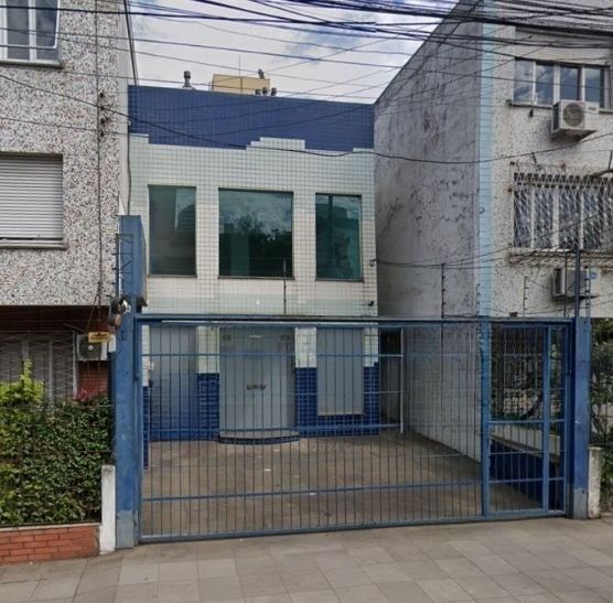 Prédio comercial com loja no bairro Rio Branco com 237m²