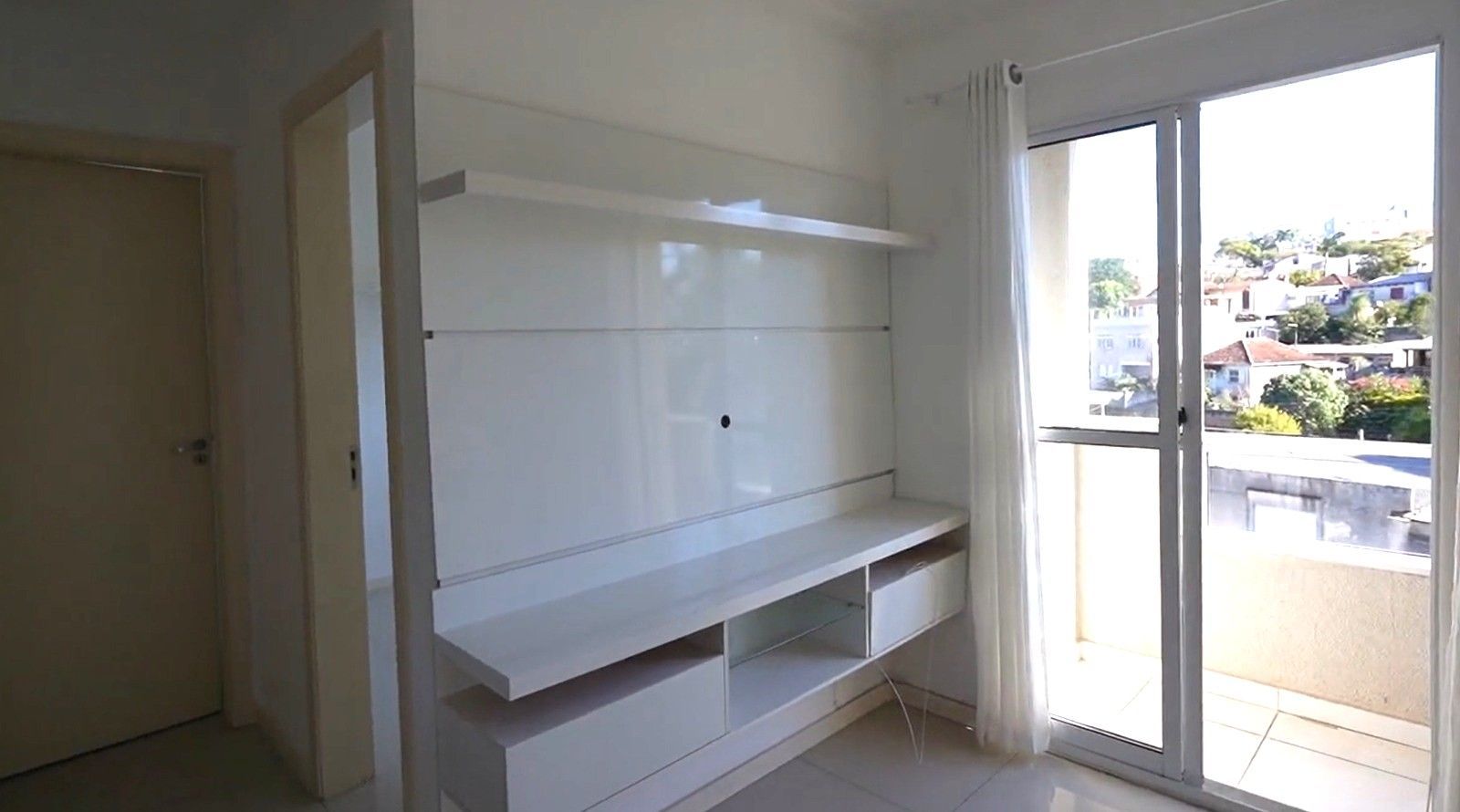 Apartamento no Teresópolis de 2 dormitórios infra e vaga DESOCUPADO — foto 4