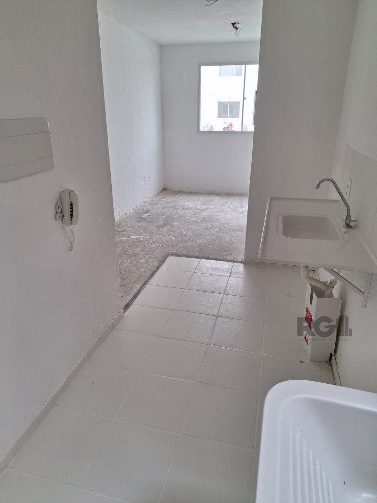 Apartamento de 02 dormitórios e 01 vaga, no bairro Rio Branco, em Canoas.