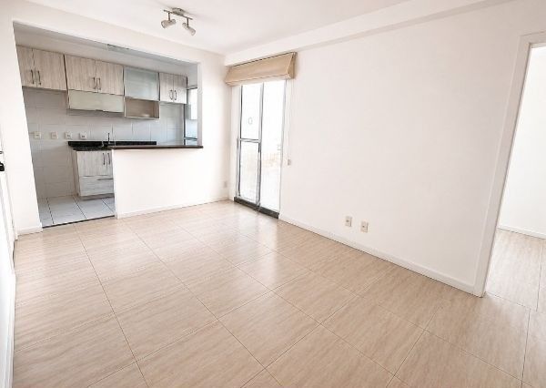 Apartamento no bairro Cristal de 2 dormitórios infra e vaga DESOCUPADO — foto 3