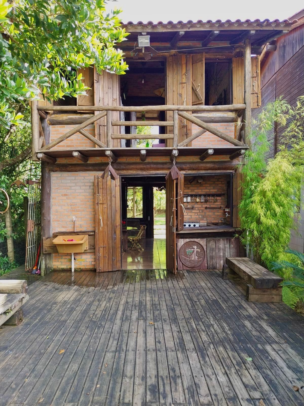 Sobrado 1 dormitório no bairro Alto Arroio