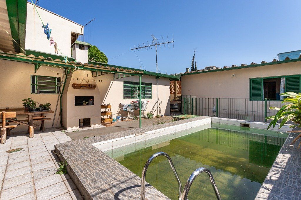 Casa para Venda - 143.32m², 3 dormitórios, sendo 1 suites, 5 vagas - Parque Santa Fé