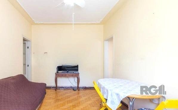 Apartamento à venda com 2 quartos, 70m² - Foto 4