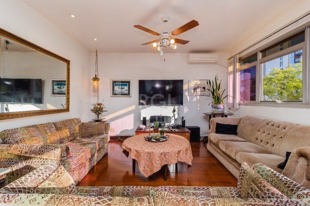 Apartamento à venda com 138m², 3 quartos, 1 suíte, 1 vaga no bairro Petrópolis em Porto Alegre
