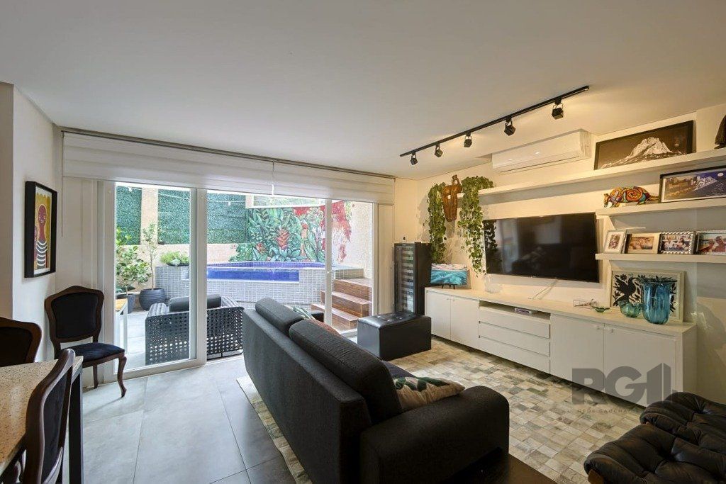Casa de Condomínio à venda com 3 quartos, 206m² - Foto 1